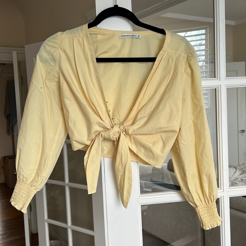 Brand new Abercrombie yellow tied crop top